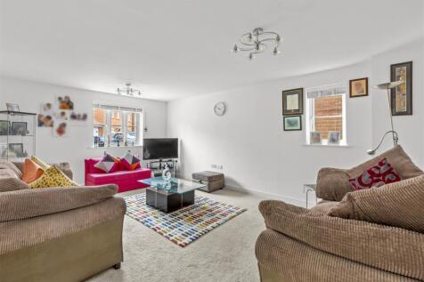 45 Wellesbourne Crescent, HP13 5HF-7.jpg