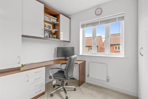 45 Wellesbourne Crescent, HP13 5HF-1.jpg