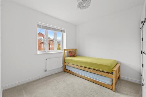 45 Wellesbourne Crescent, HP13 5HF-2.jpg