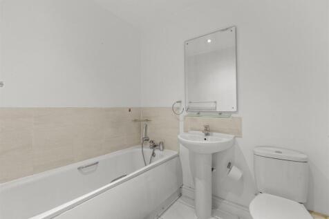 45 Wellesbourne Crescent, HP13 5HF-3.jpg