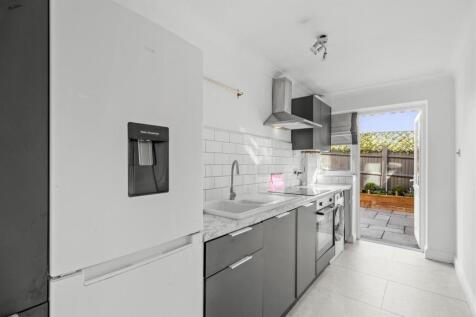 105 Clearbrook Close, HP13 7BS-7.jpg