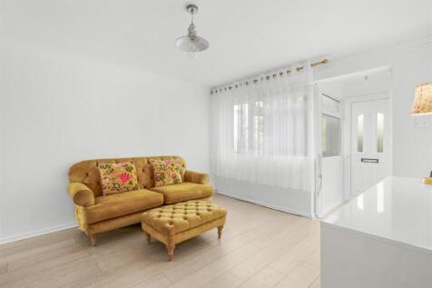 105 Clearbrook Close, HP13 7BS-4.jpg