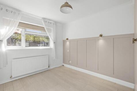 105 Clearbrook Close, HP13 7BS-1.jpg