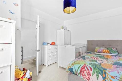 27 Pinions Road, HP13 7AS-2.jpg