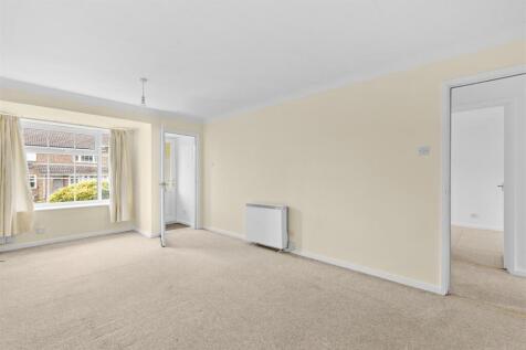 27 Hillary Close, HP21 9TL-5.jpg