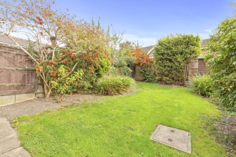 27 Hillary Close, HP21 9TL-9.jpg