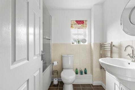 7 Turners Field, HP13 5YZ-4.jpg