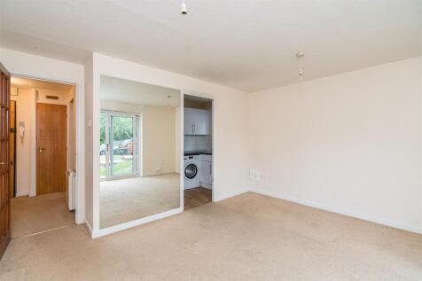 LIVING ROOM 2.jpg