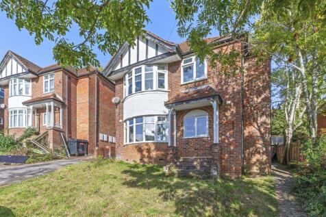 Flat 1, 52 Whitelands Road, HP12 3EL-11.jpg