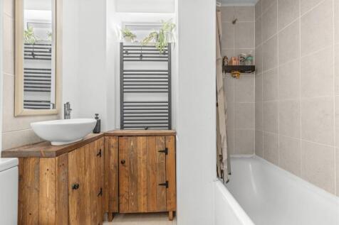 Flat 1, 52 Whitelands Road, HP12 3EL-3.jpg