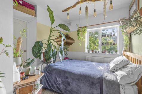 Flat 1, 52 Whitelands Road, HP12 3EL-8.jpg