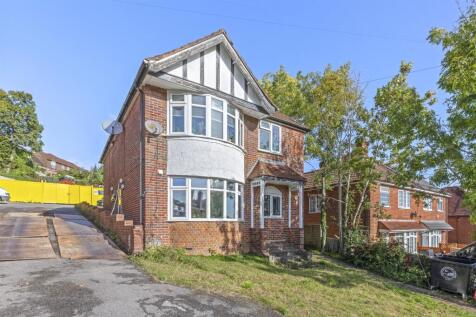 Flat 1, 52 Whitelands Road, HP12 3EL-12.jpg