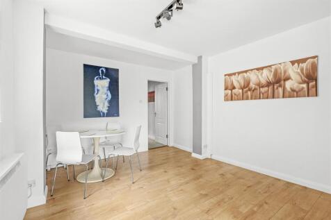 70b Totteridge Road, HP13 6EX-6.jpg