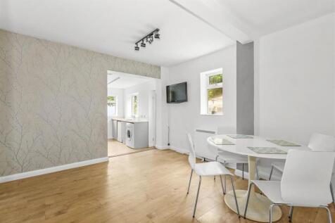 70b Totteridge Road, HP13 6EX-4.jpg