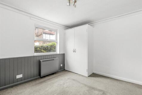 70b Totteridge Road, HP13 6EX-2.jpg