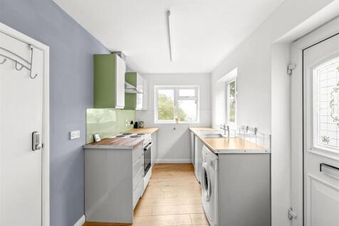 70b Totteridge Road, HP13 6EX-8.jpg