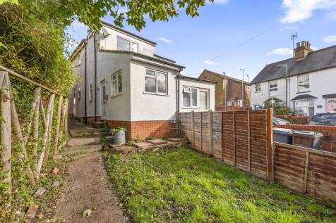 70b Totteridge Road, HP13 6EX-12.jpg