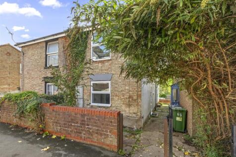 70b Totteridge Road, HP13 6EX-14.jpg