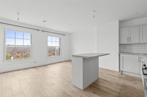 9 High Street, HP14 3JF-4.jpg