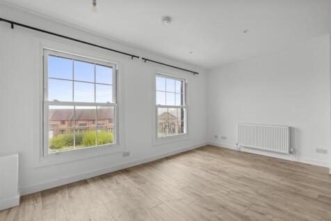 9 High Street, HP14 3JF-5.jpg