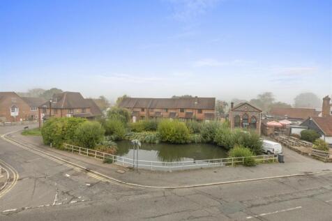 9 High Street, HP14 3JF-9.jpg