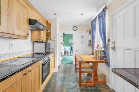 KITCHEN/BREAKFAST ROOM