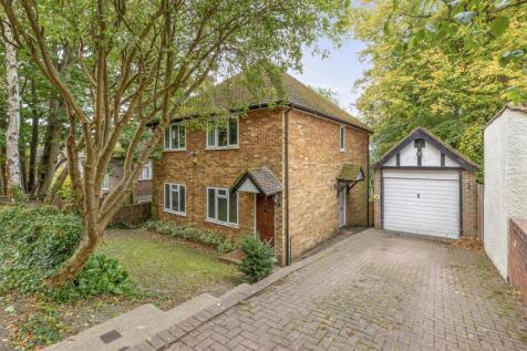 10 Rectory Avenue, HP13 6HW-14.jpg