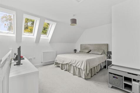 46 Trinity Circle, HP11 1FD-2.jpg