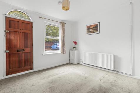 64 Temple End, HP13 5DS-6.jpg