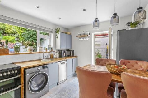 47 Arundel Road, HP12 4NF-6.jpg