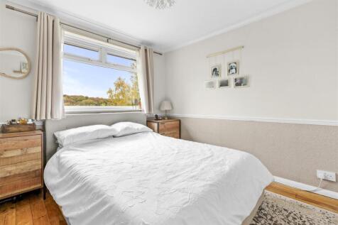 47 Arundel Road, HP12 4NF-2.jpg
