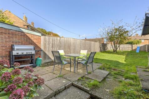 27 Rugwood Road, HP10 9HA-10.jpg