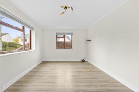 1 Parsley Close, HP22 5AN-2.jpg