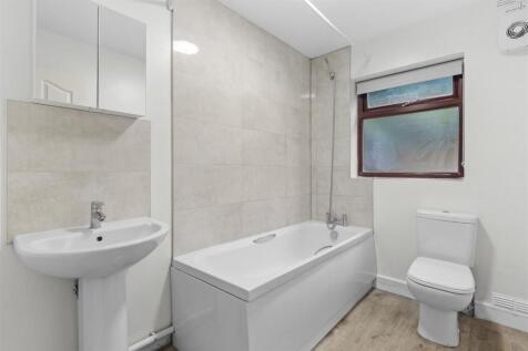 1 Parsley Close, HP22 5AN-5.jpg