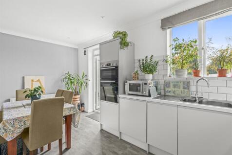 51 Geralds Road, HP13 6BN-6.jpg