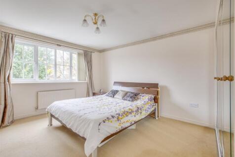 12 The Spinney, HP11 1QE-2.jpg