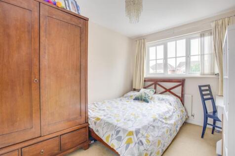 12 The Spinney, HP11 1QE-5.jpg