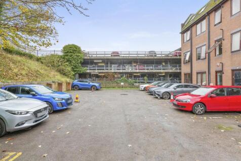 Flat 8, Buckingham Place, Bellfield Rd, HP13 5HW-1