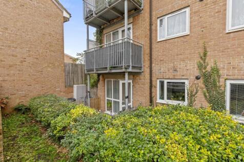 141 St. Hughs Ave, HP13 7UA-12.jpg