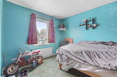 8 Glenister Road, HP12 4RD-1.jpg