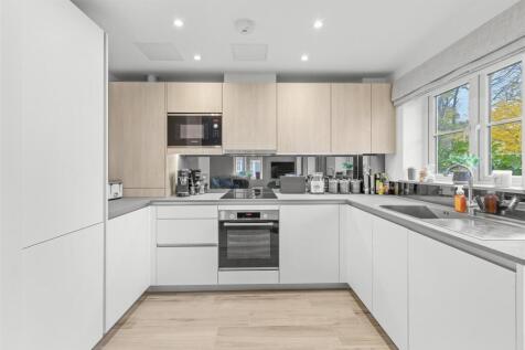 Flat 39 Aspen Rd, HP10 9FA-6.jpg