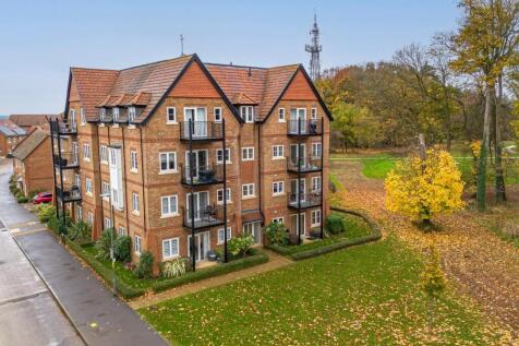 thumbnail_Flat 39 Aspen Rd, HP10 9FA Drone-1.jpg