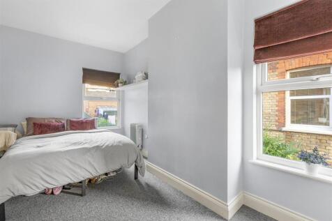 Flat 5, 123 London Rd, HP11 1BT-2.jpg