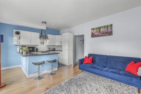 Flat 5, 123 London Rd, HP11 1BT-6.jpg