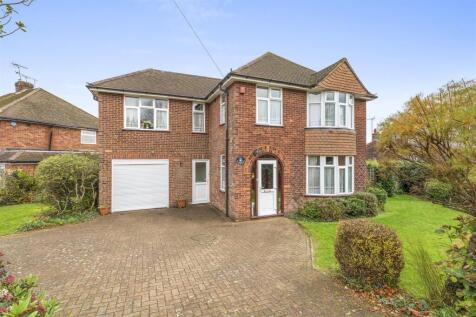 84 Totteridge Lane, HP13 7PZ-14.jpg