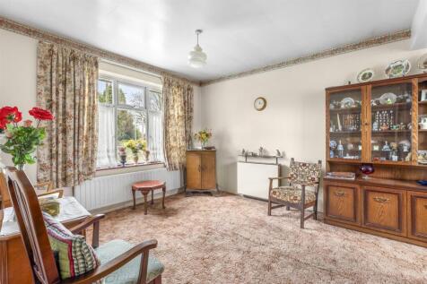 84 Totteridge Lane, HP13 7PZ-4.jpg