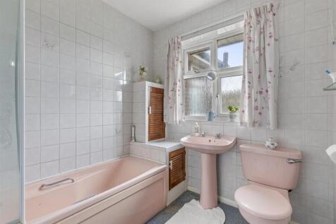 84 Totteridge Lane, HP13 7PZ-3.jpg