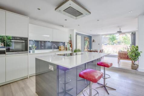 51 London Road, HP11 1BN-9.jpg