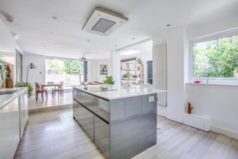 51 London Road, HP11 1BN-8.jpg