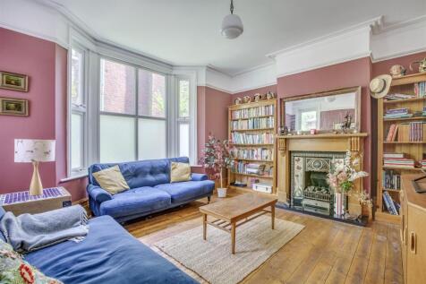 51 London Road, HP11 1BN-7.jpg